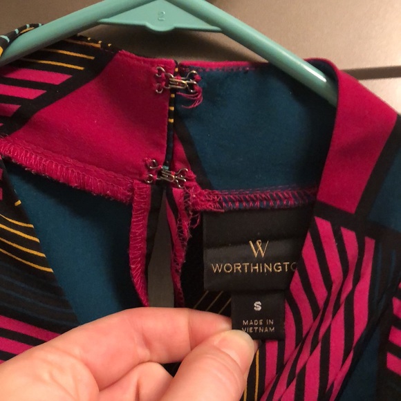 Multi-Color Striped Sleeveless Tank - Picture 4 of 4